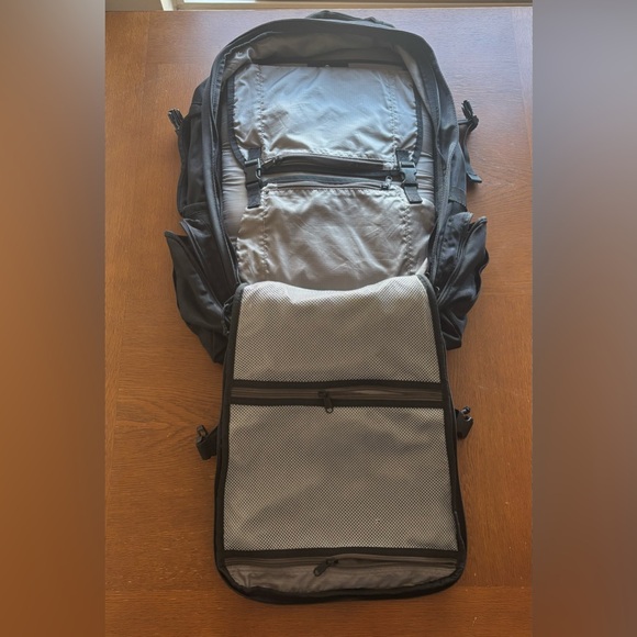 Tortuga Travel Backpack in Black (2016 Version) - Picture 5 of 14